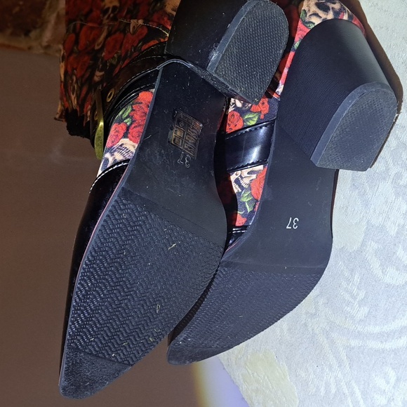 DRESSY GOTH BOOTS - Picture 6 of 8